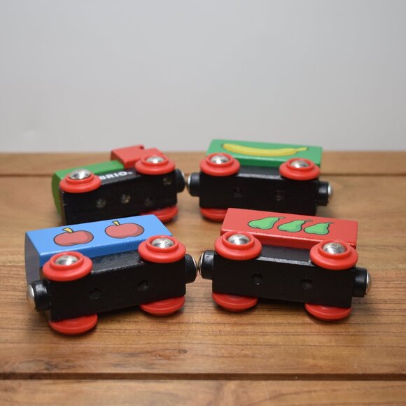 Brio Vintage from My First Set Trains Engine and Apples Bananas Pears Carriages - Picture 8 of 8
